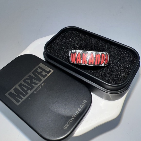 Marvel Comics Groove Life Black Panther Wakanda Silicone Ring New - Picture 1 of 12